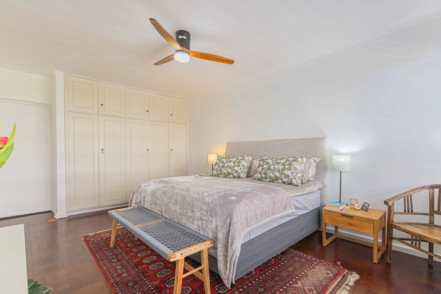 2 Bedroom Property for Sale in Sea Point Western Cape